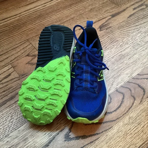 Boys New Balance shoes - Picture 2 of 2